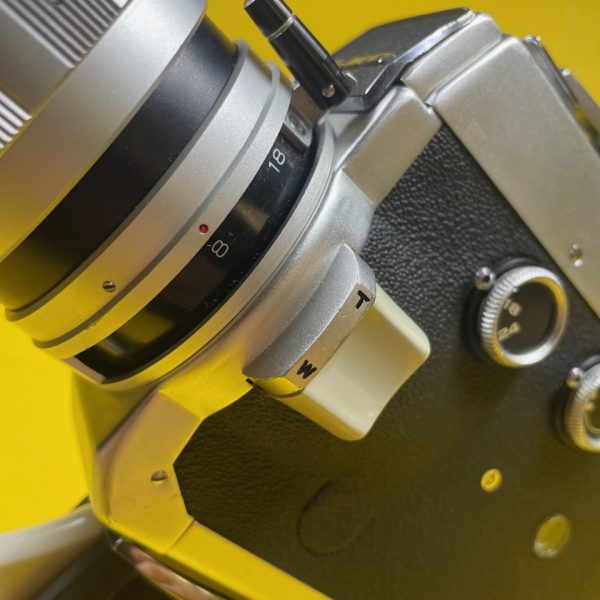ELMO SUPER 106 SILVER en très bon état / Elmo Zoom f: 1.8 \ F: 8-50 mm BACK TO SUPER 8
