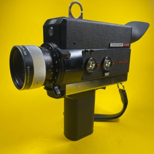 Caméra Super 8 d'occasion : ZEISS IKON M 808 Electronic en très bon état / Schneider-Kreunzach Moviflex-Variogon f: 1.8 \ F: 7-56 mm BACKTOSUPER8